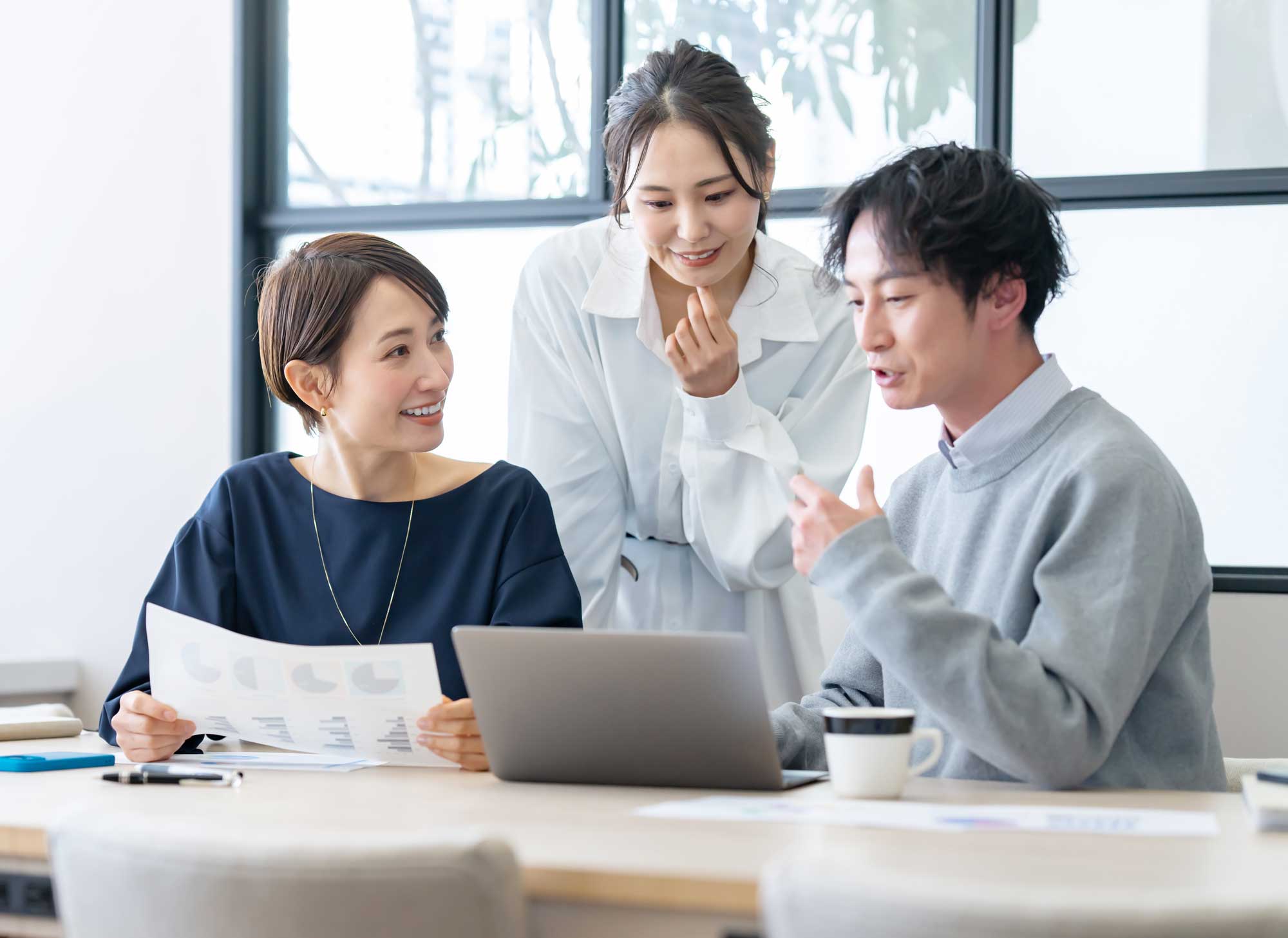 働くイメージ画像